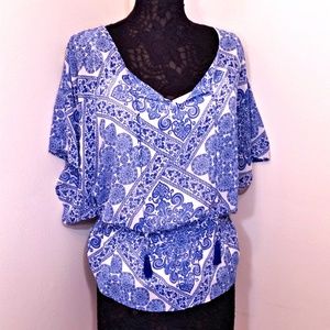 <3 ELLE Blue White Floral Flowy Womens Size M